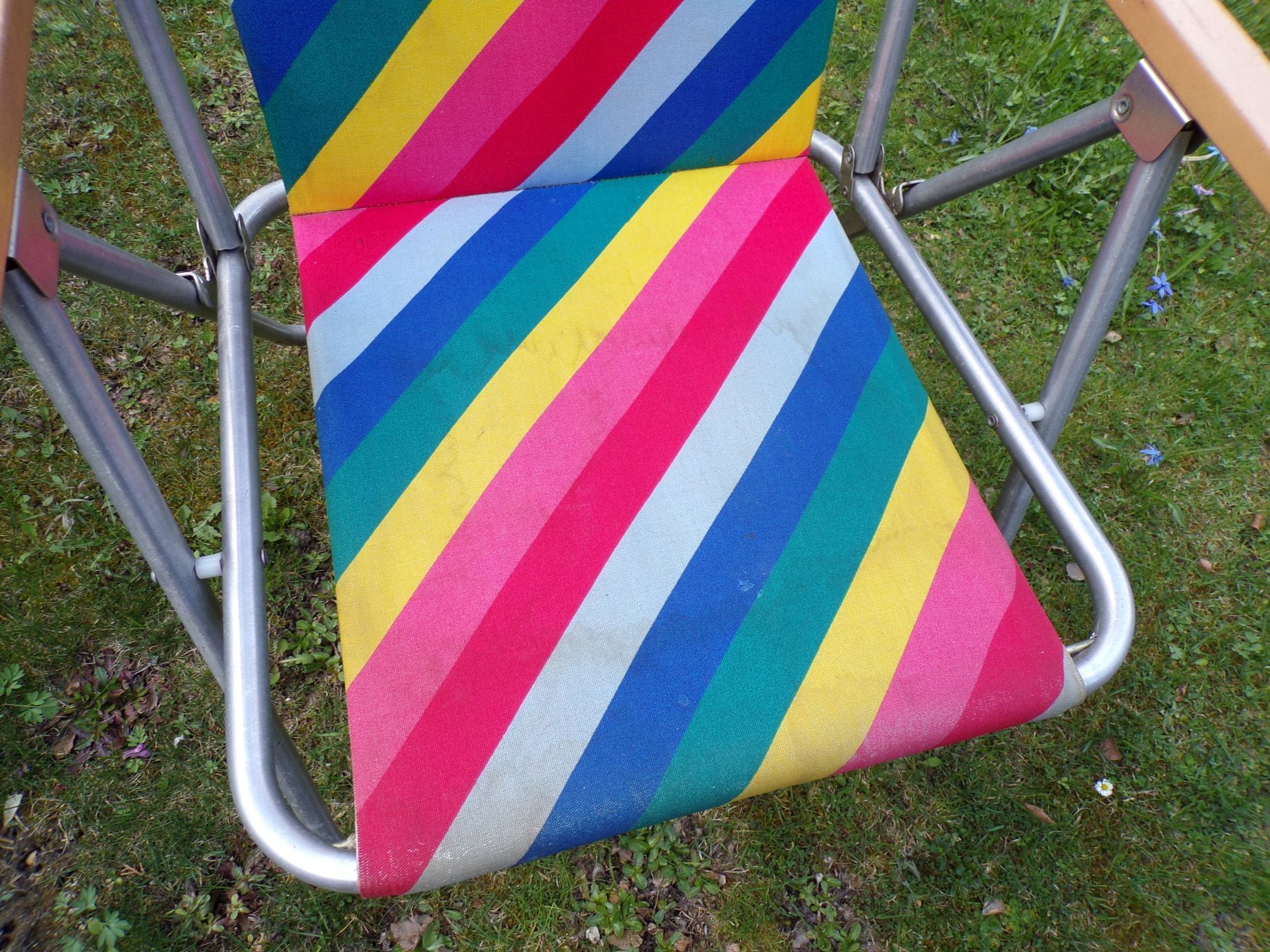 Alter DDR Klappstuhl Campingstuhl Bunt Retro