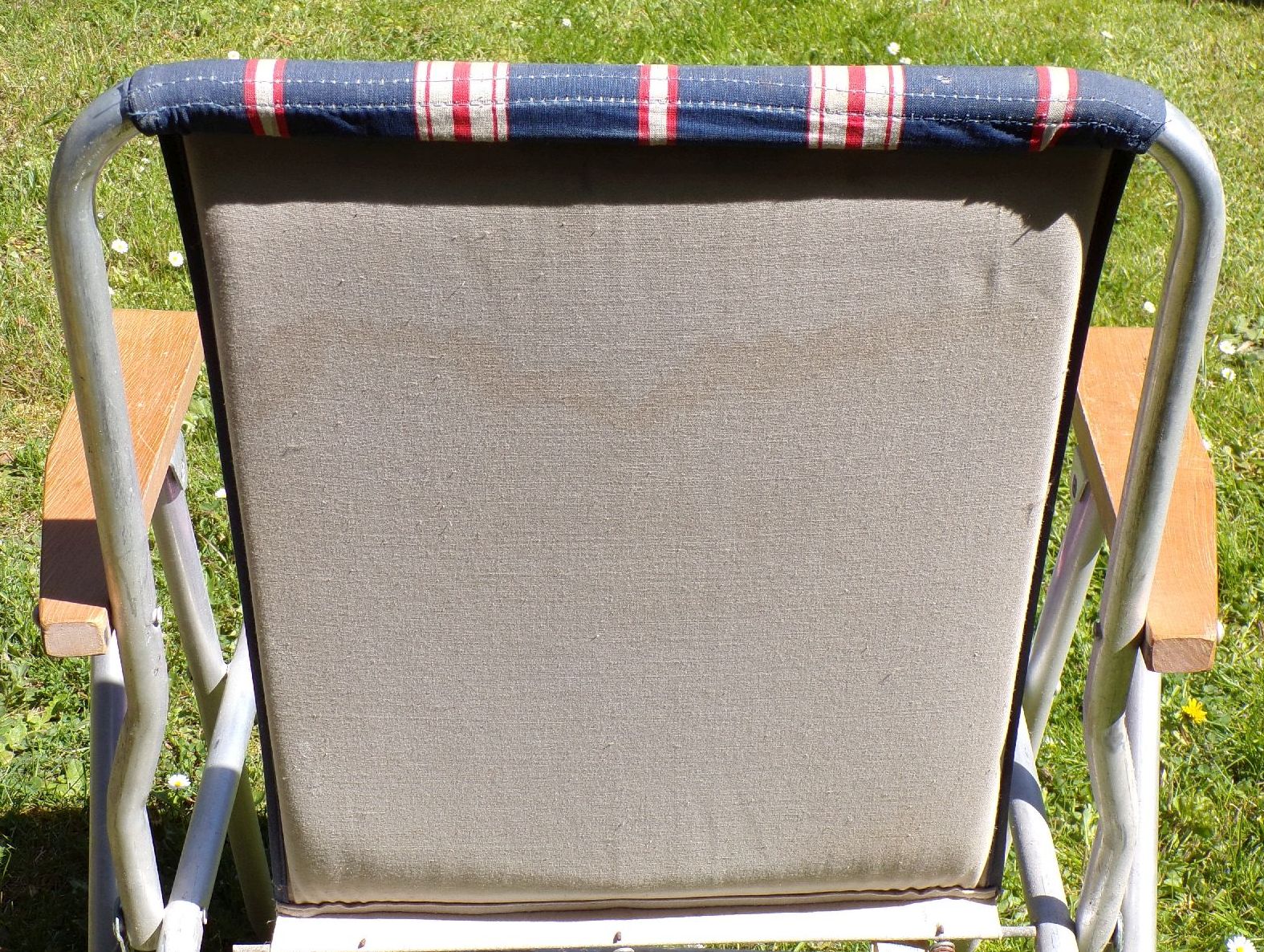 Alter Campingstuhl DDR Alu Polsterstoff Blau Weiß Rot Klappstuhl