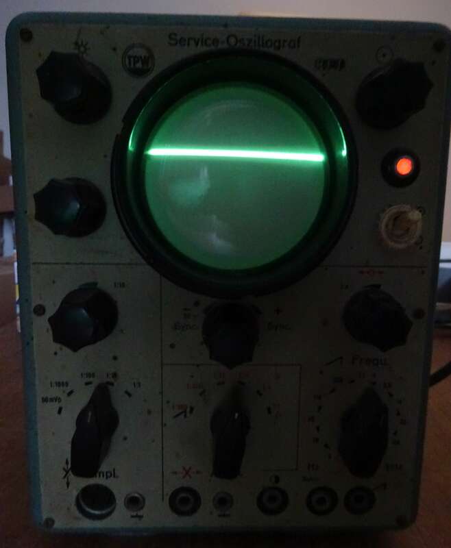 Alter RFT E0 1/71a Oszillograph 110 / 220 V 0,5/0,25 A 50 Hz vintage Meßgerät ! 