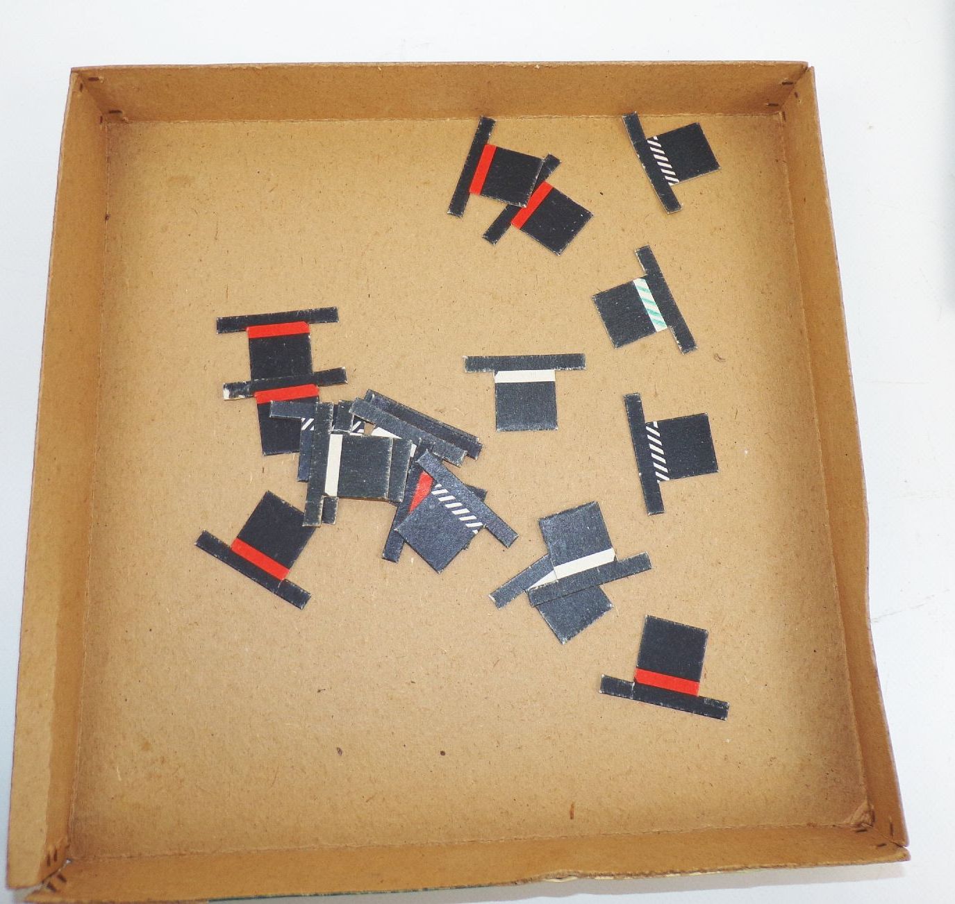 Spatzen unterm Hut Goebel Spiel um 1930 Drehscheibe 