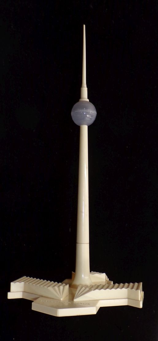 Berlin Fernsehturm Telespargel Kugelschreiber DDR Schreibtischdeko Berlin Fernsehturm Telespargel Kugelschreiber DDR Schreibtischdeko