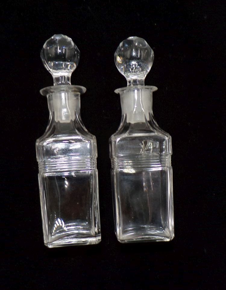 Alte Glaskaraffen Glas 2 Stück transparent mit Verschluss Antik Menage