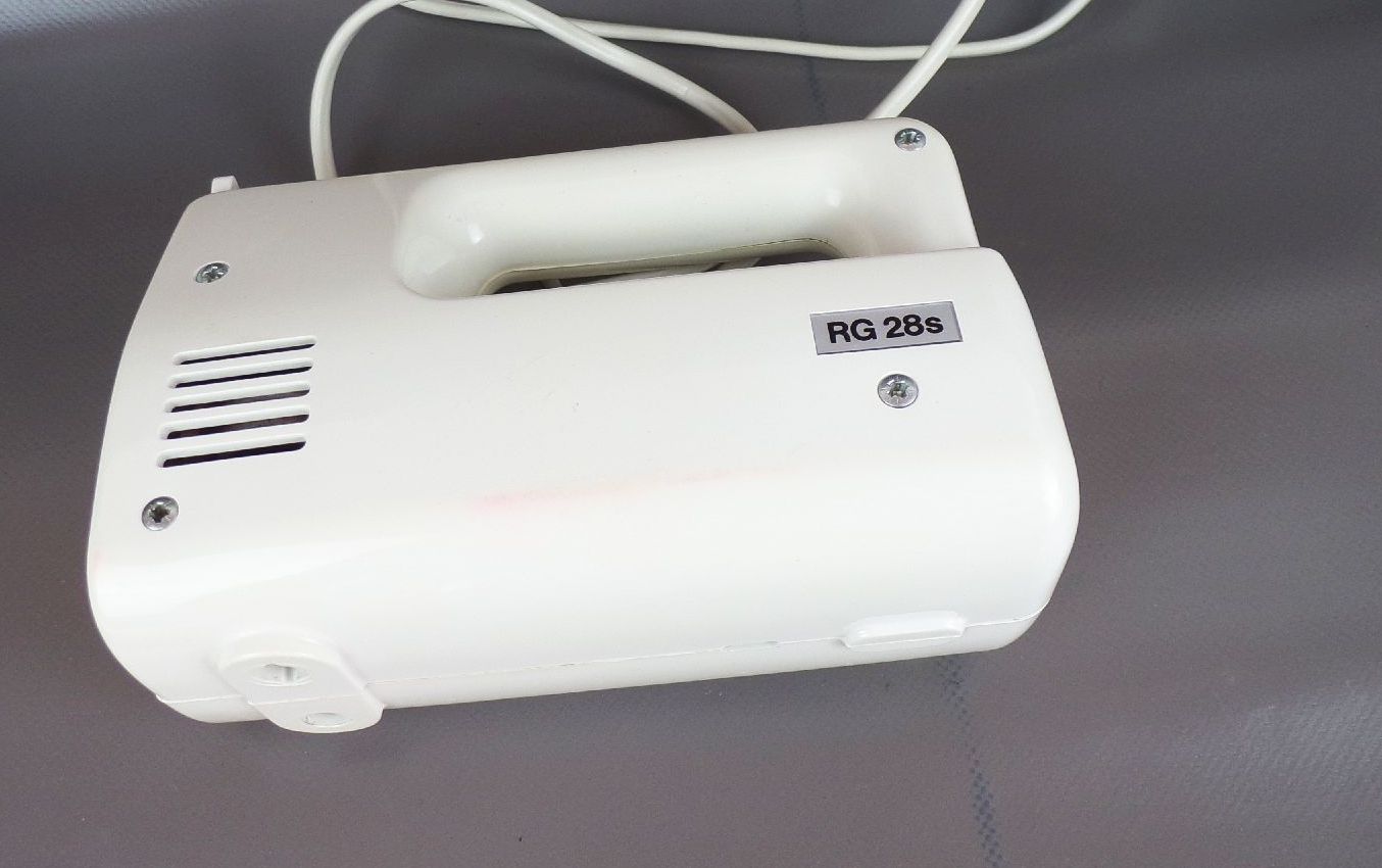 RG28s Mixer DDR Handrührgerät weiß Schneebesen Pürierstab Knethaken OVP Set RG28s Mixer DDR Handrührgerät weiß Schneebesen Pürierstab Knethaken OVP Set