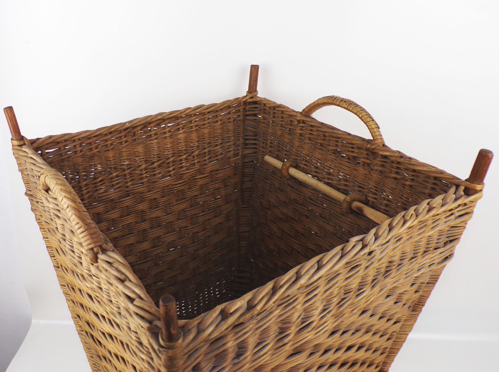 Alte Kiepe Korb Rückenkorb Weidekorb Deko 