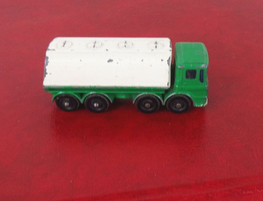 Modellauto Lesney No 32 Leyland Petrol Tanker Modellauto Lesney No 32 Leyland Petrol Tanker