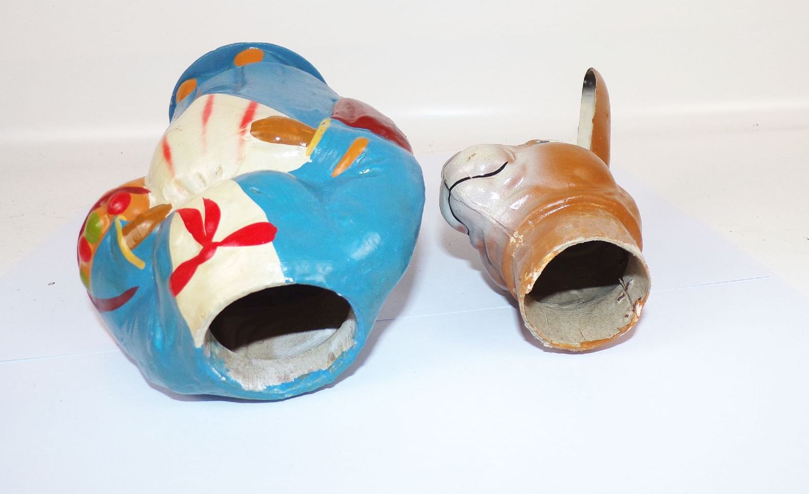 Alter Candy Container Osterhäsin Osterhase Bunt aus Pappmaschee 