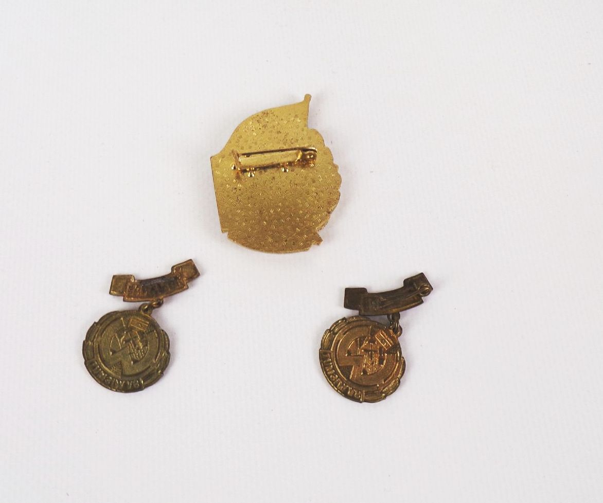 Abzeichen SGAG Wismut Bergbau 3 Stück DDR Auszeichnung Abzeichen SGAG Wismut Bergbau 3 Stück DDR Auszeichnung