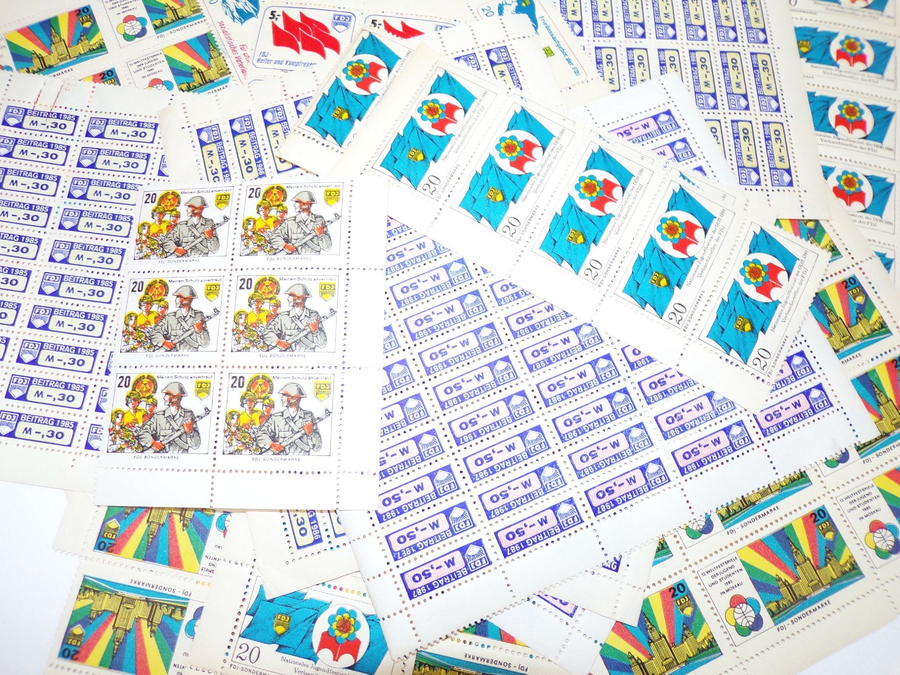 Konvolut FDJ Beitragsmarken Marken Spendenmarken Bögen