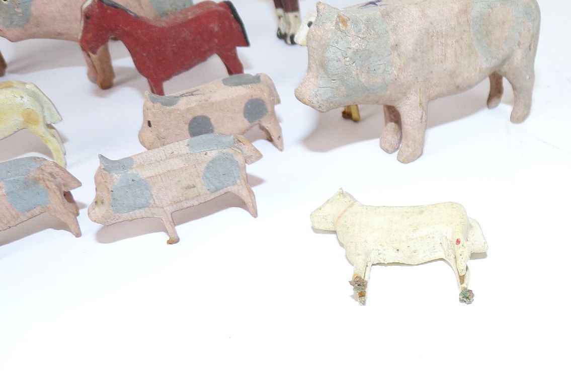 Konvolut alte Tiere aus Holz wohl Erzgebirge 