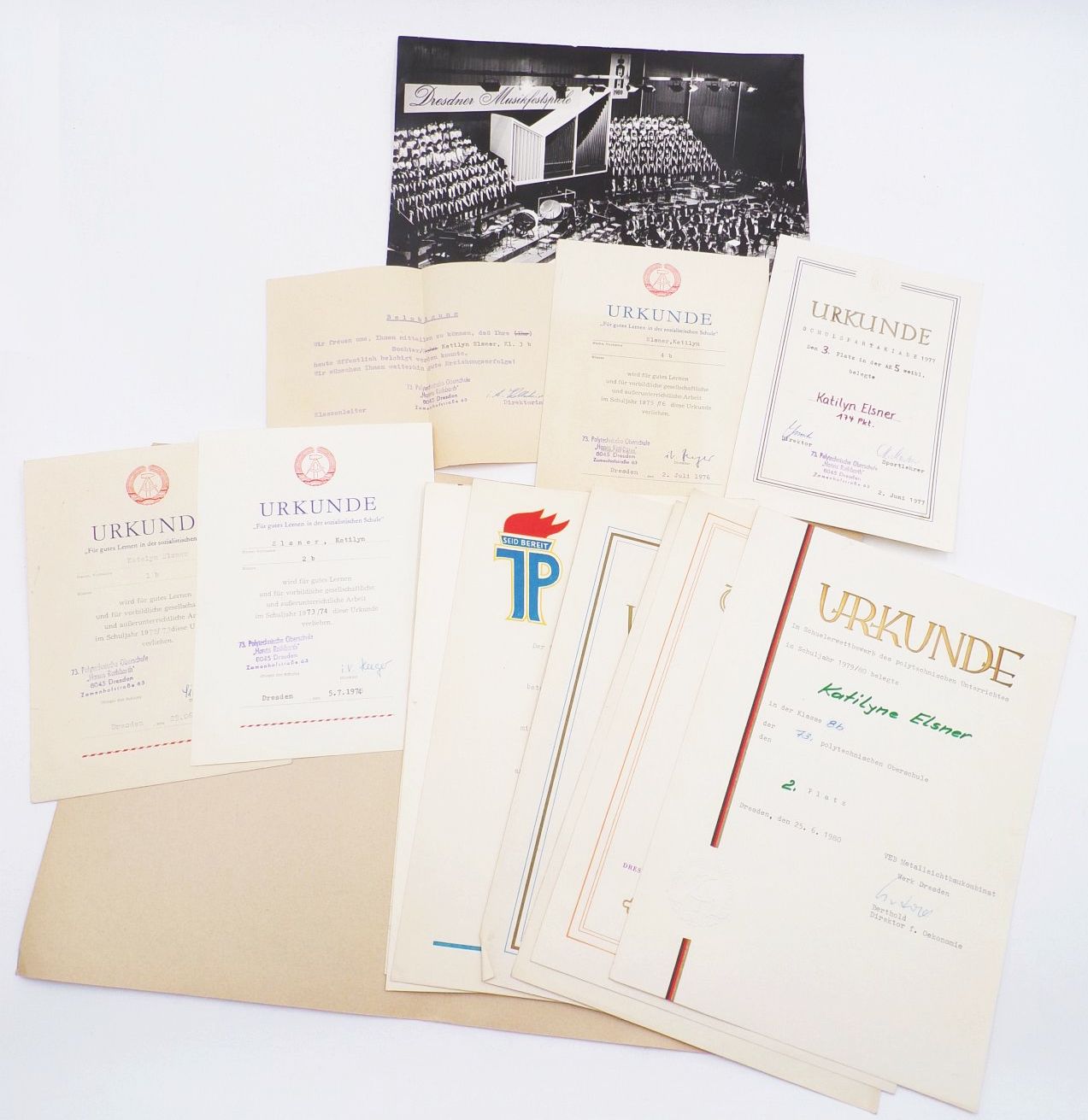 Lot DDR Urkunden Meister von Morgen Foto 
