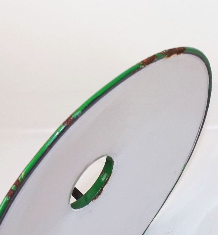 Alter Emaille Lampenschirm Grün Weiss Durchmesser mit Schirmhalter