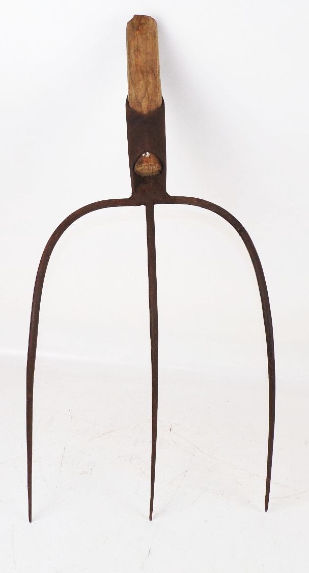Alte Heugabel Dreizack Bauern Werkzeug Mistgabel 