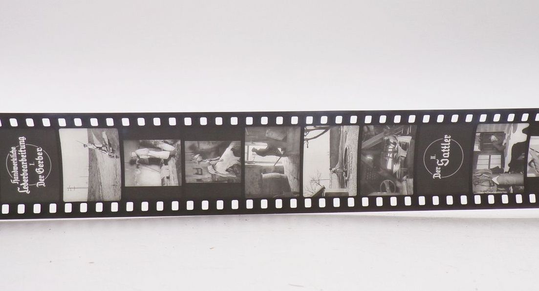 Alter Rollfilm Handwerkliche Lederverarbeitung Gerber Sattler Schuhmacher Alter Rollfilm Handwerkliche Lederverarbeitung Gerber Sattler Schuhmacher