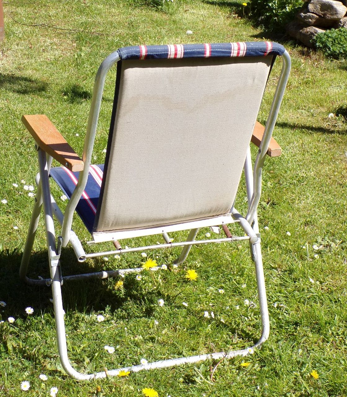 Alter Campingstuhl DDR Alu Polsterstoff Blau Weiß Rot Klappstuhl