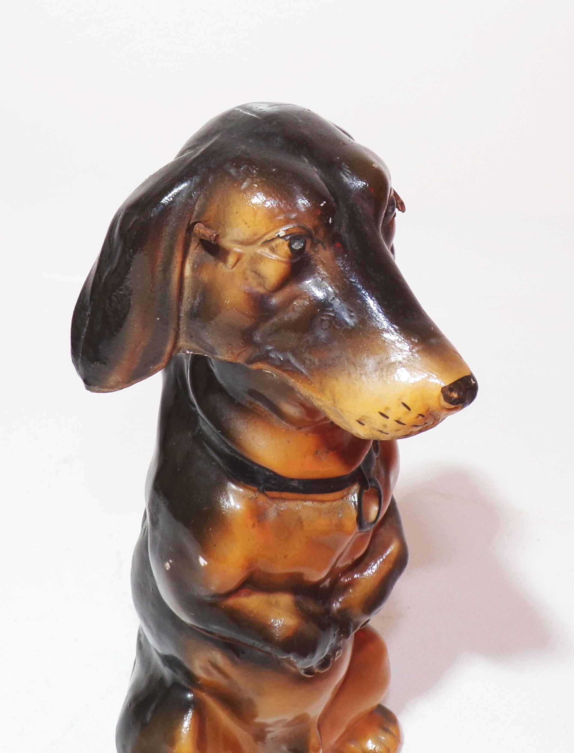 Alte Figurenkanne Dackel Dachshund Teckel Likör Flasche Ausgießer DRGM