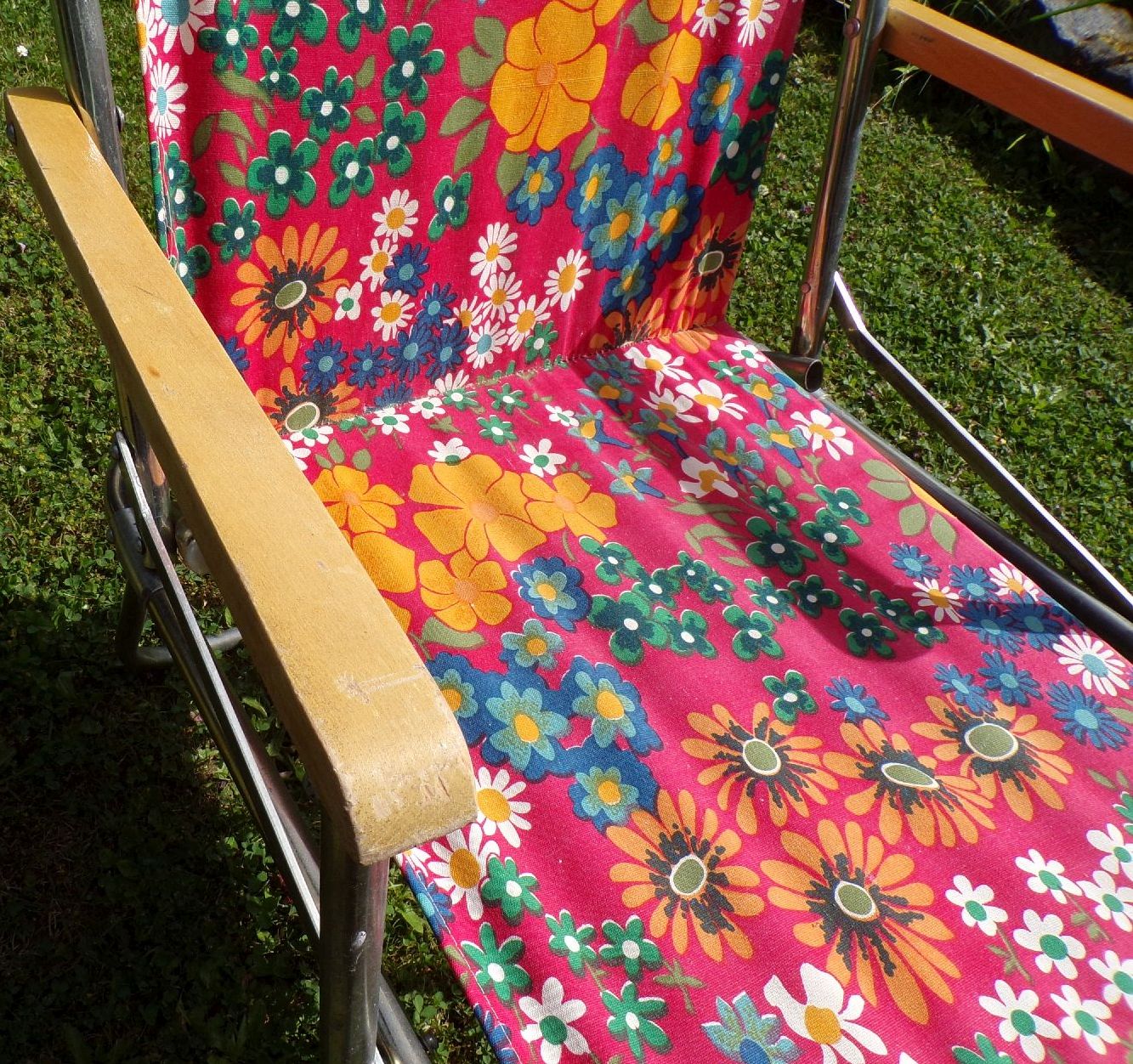 DDR Klappstuhl Gartenstuhl Campingstuhl Bunt Blumen 