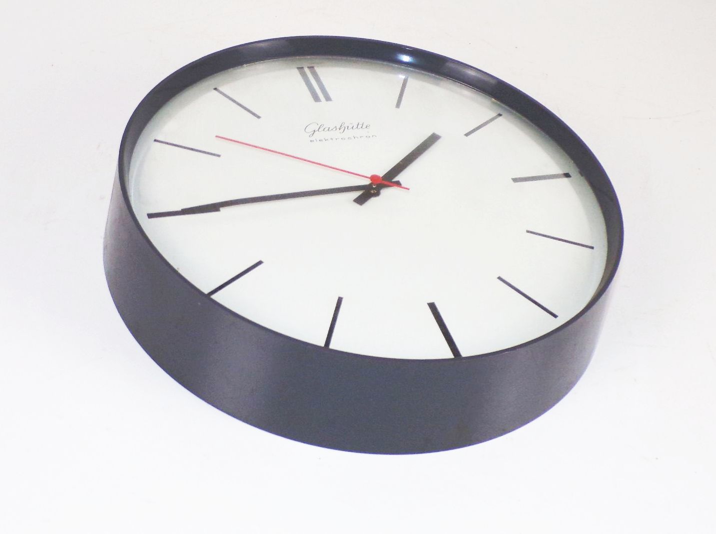 Alte Glashütte elektrochron Typ 410 Wanduhr Küchenuhr Rund Grau Uhr OVP 