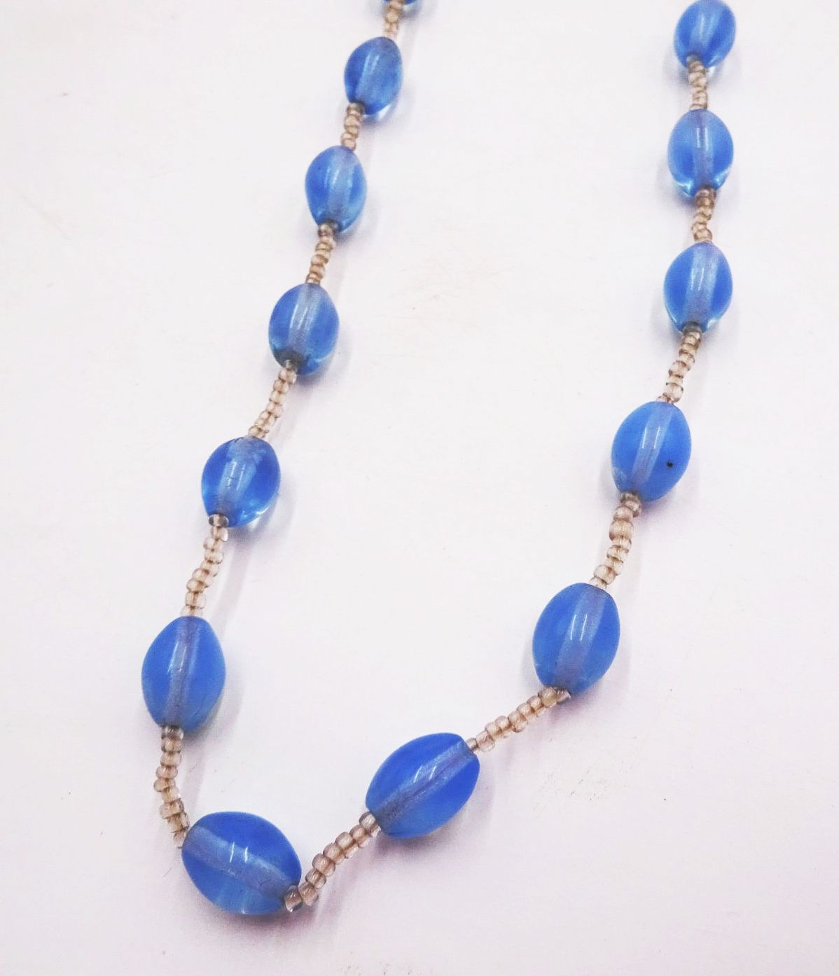 Vintage Halskette Blau Glasperlen fluoreszierend 