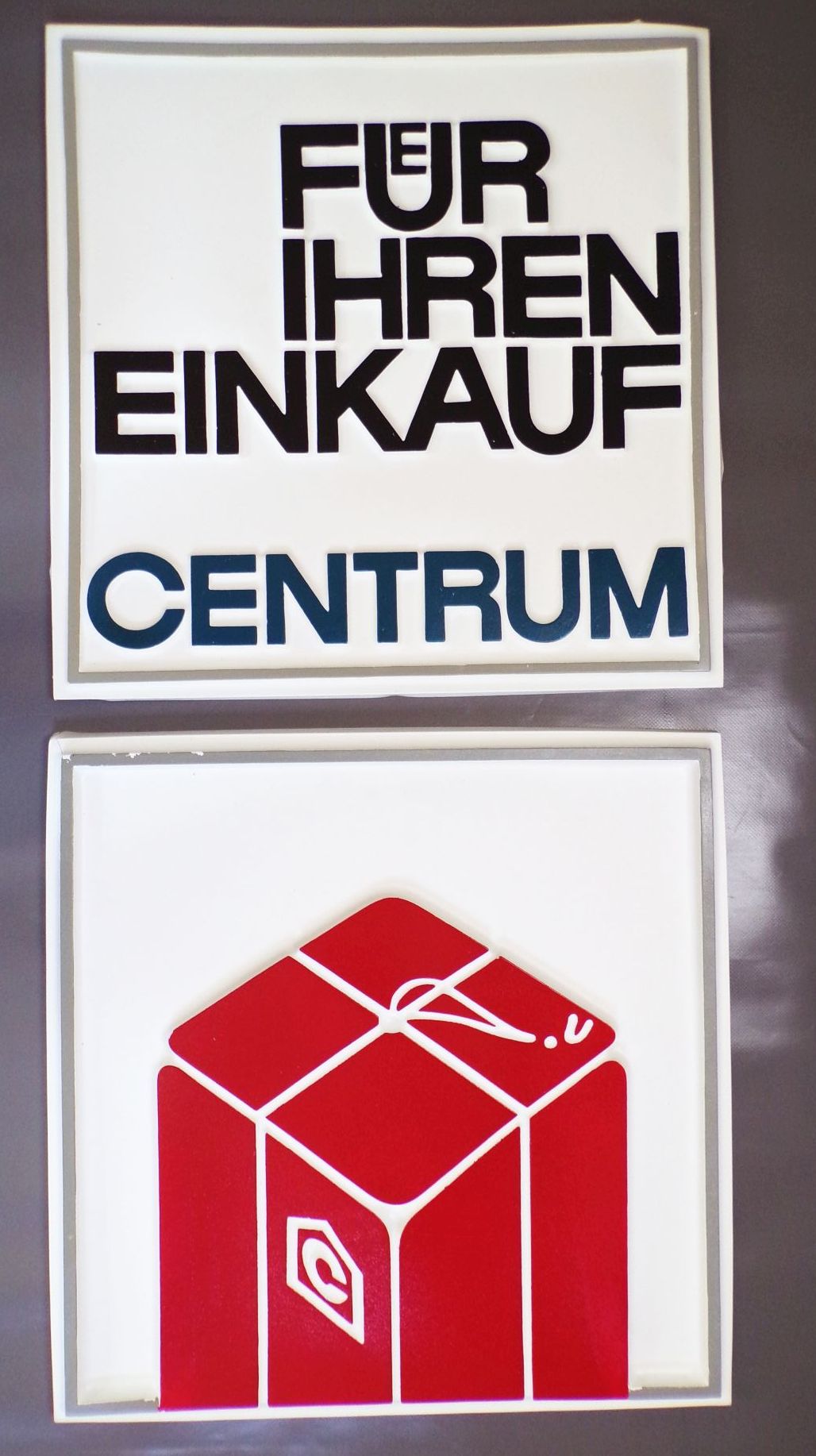 Centrum Warenhaus Schilder Kunststoff Plaste 1970er DDR GDR Reklame