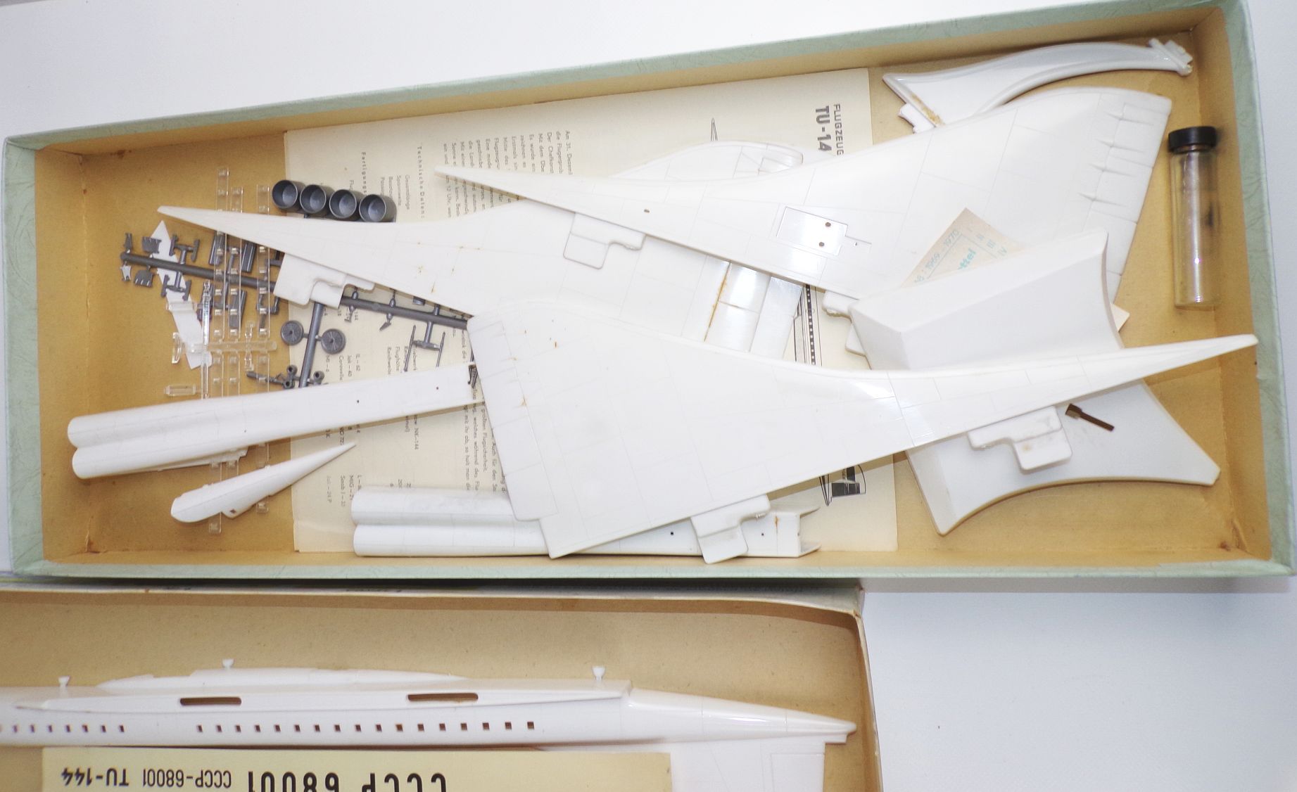 Tupolev Tu 144 Maßstab 1 zu 100 Plastik Bausatz DDR