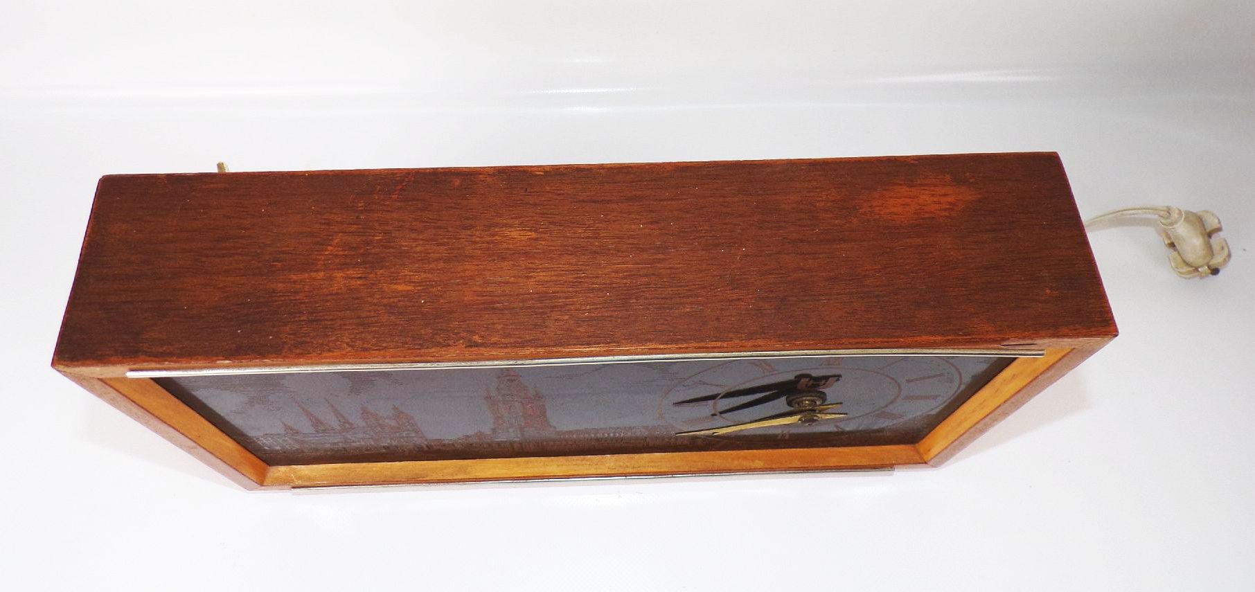 Alte Tischuhr DDR Uhr beleuchtet Vintage Retro Alte Tischuhr DDR Uhr beleuchtet Vintage Retro