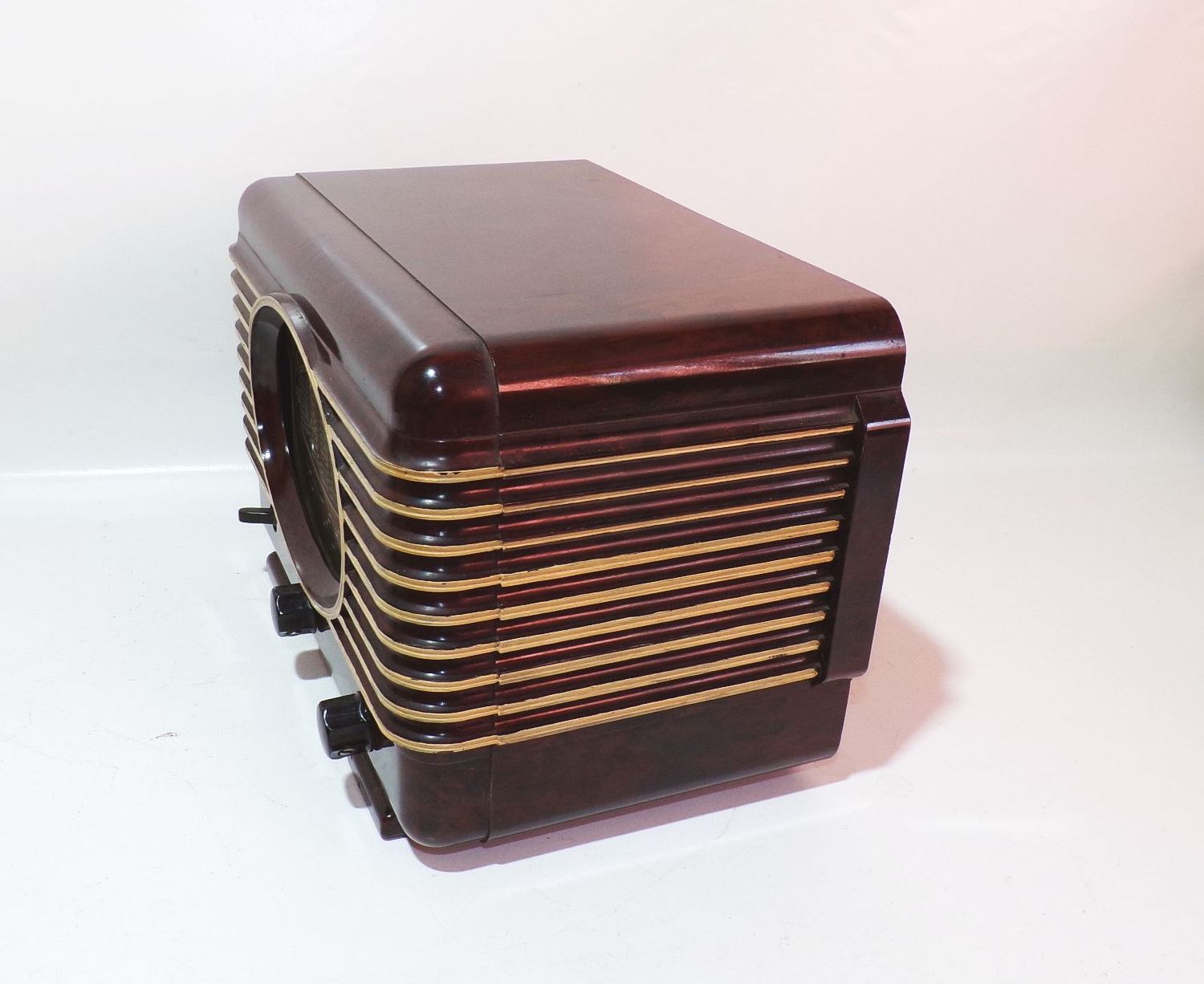 Radialva Röhrenradio Bakelit Radio Frankreich um 1940 vintage deko