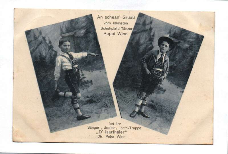 Ak An schean' Gruaß vom kleinsten Schuhplattl-Tänzer Peppi Winn 1909
