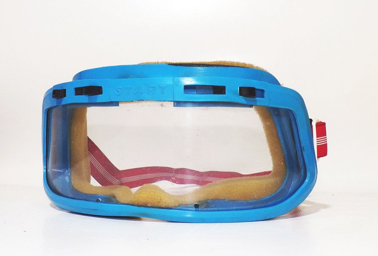 DDR Halbschale Mopedhelm Gelb Größe 58 mit Brille Eierschale 