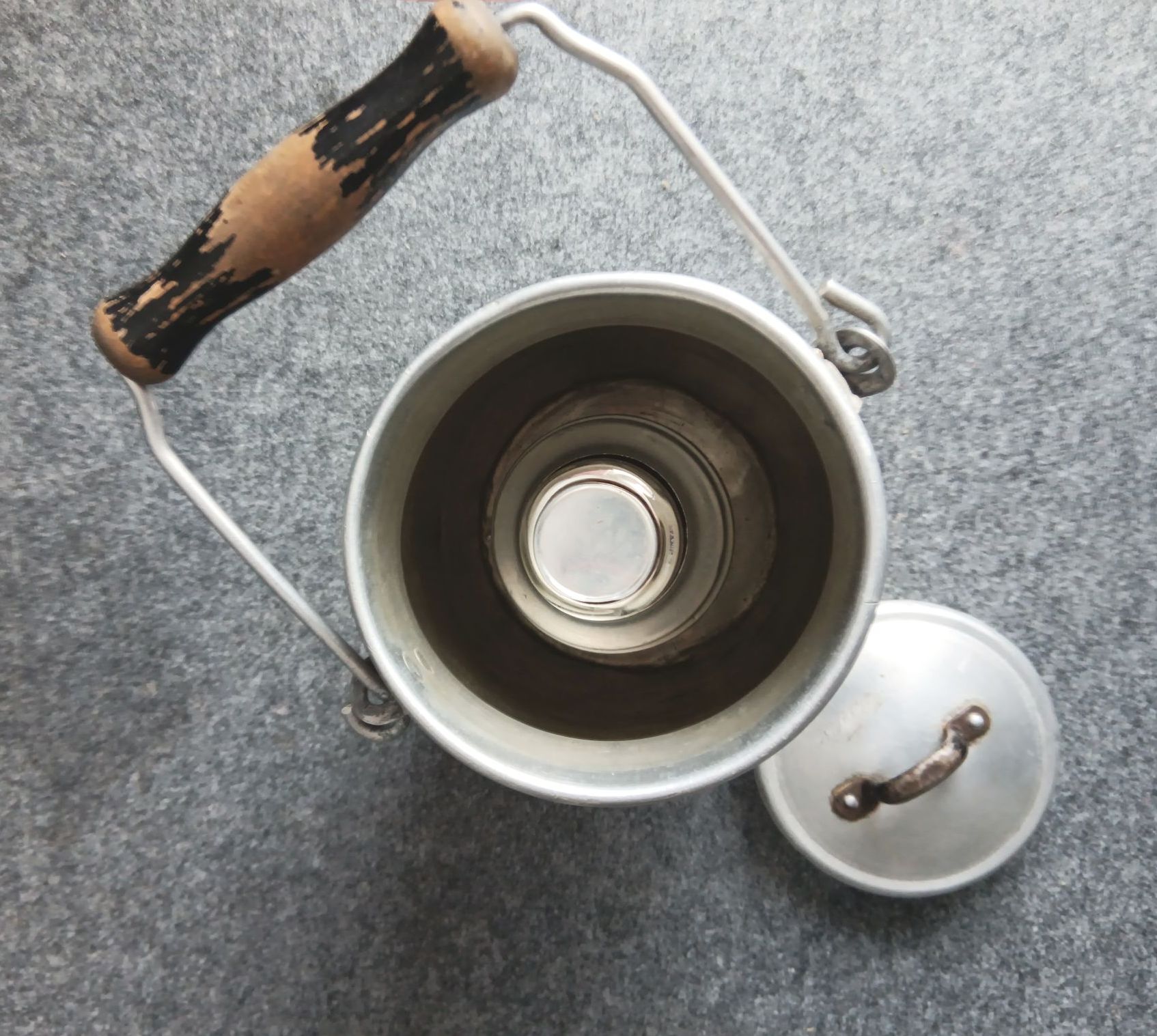 Alte 1 Liter Alu Milchkanne mit Deckel und Thermoskanne Holzgriff Aluminium Kanne 24 cm Alte 1 Liter Alu Milchkanne mit Deckel und Thermoskanne Holzgriff Aluminium Kanne 24 cm