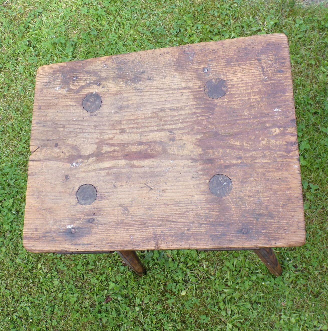 Alter Holzhocker Vierbein Schemel Holz Werkstatthocker