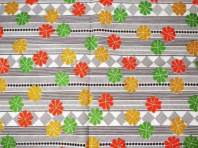 DDR Stoff Nähen Upcycling Mode Textil Alt Bunt