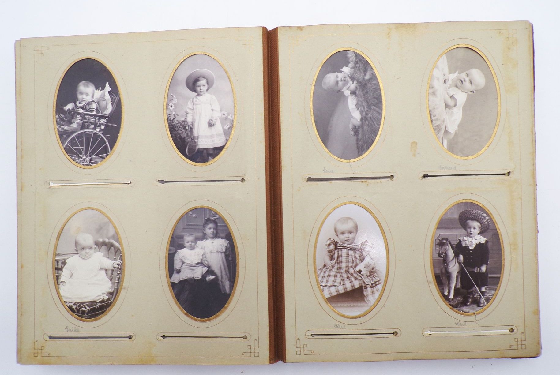 Altes Fotoalbum mit CDV Fotos und Kabinettaufnahmen um 1900