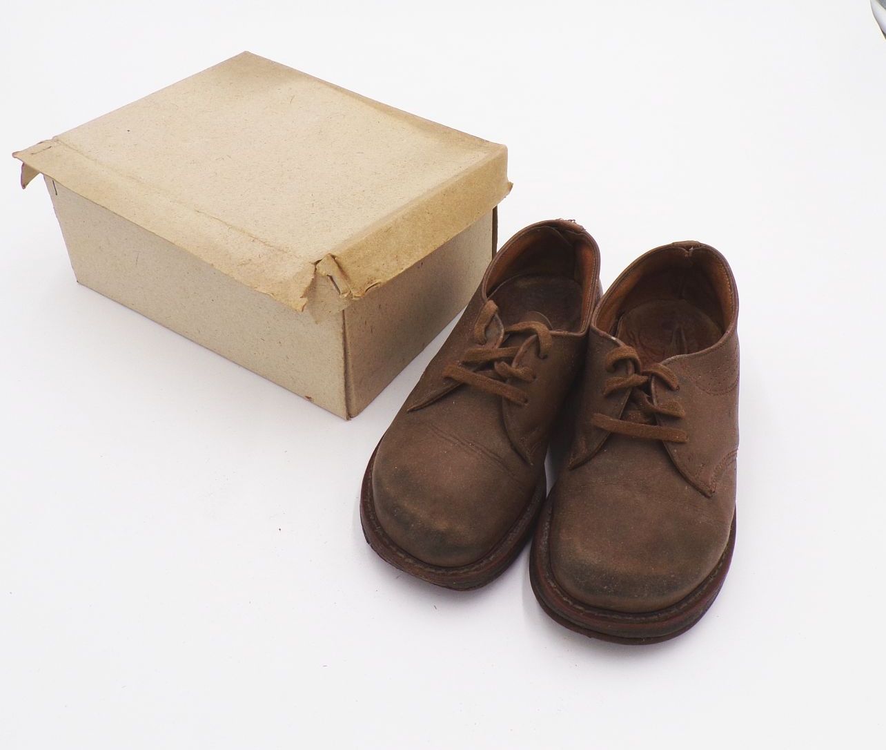 Alte Schuhe aus Leder Kinderschuhe Größe 30 Deko Vintage Straßenschuhe