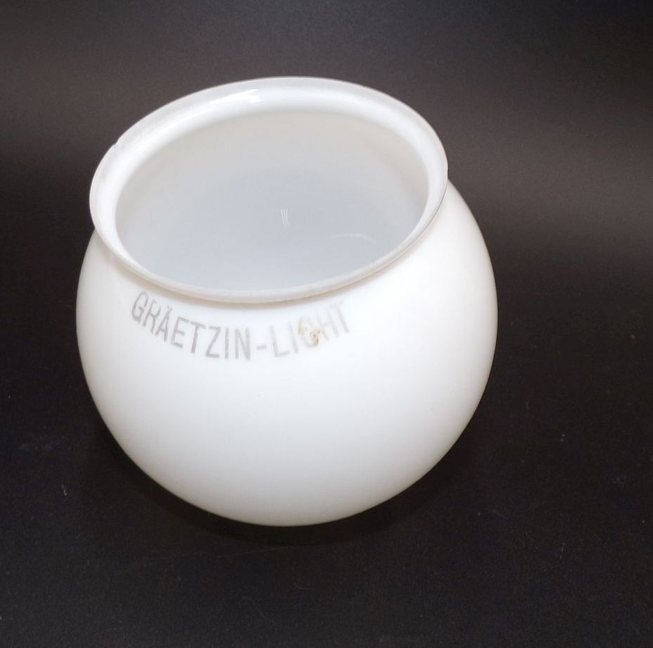 Altes Graetzin Lampenglas für Gaslampe Rund Kugel Weiß um 1900