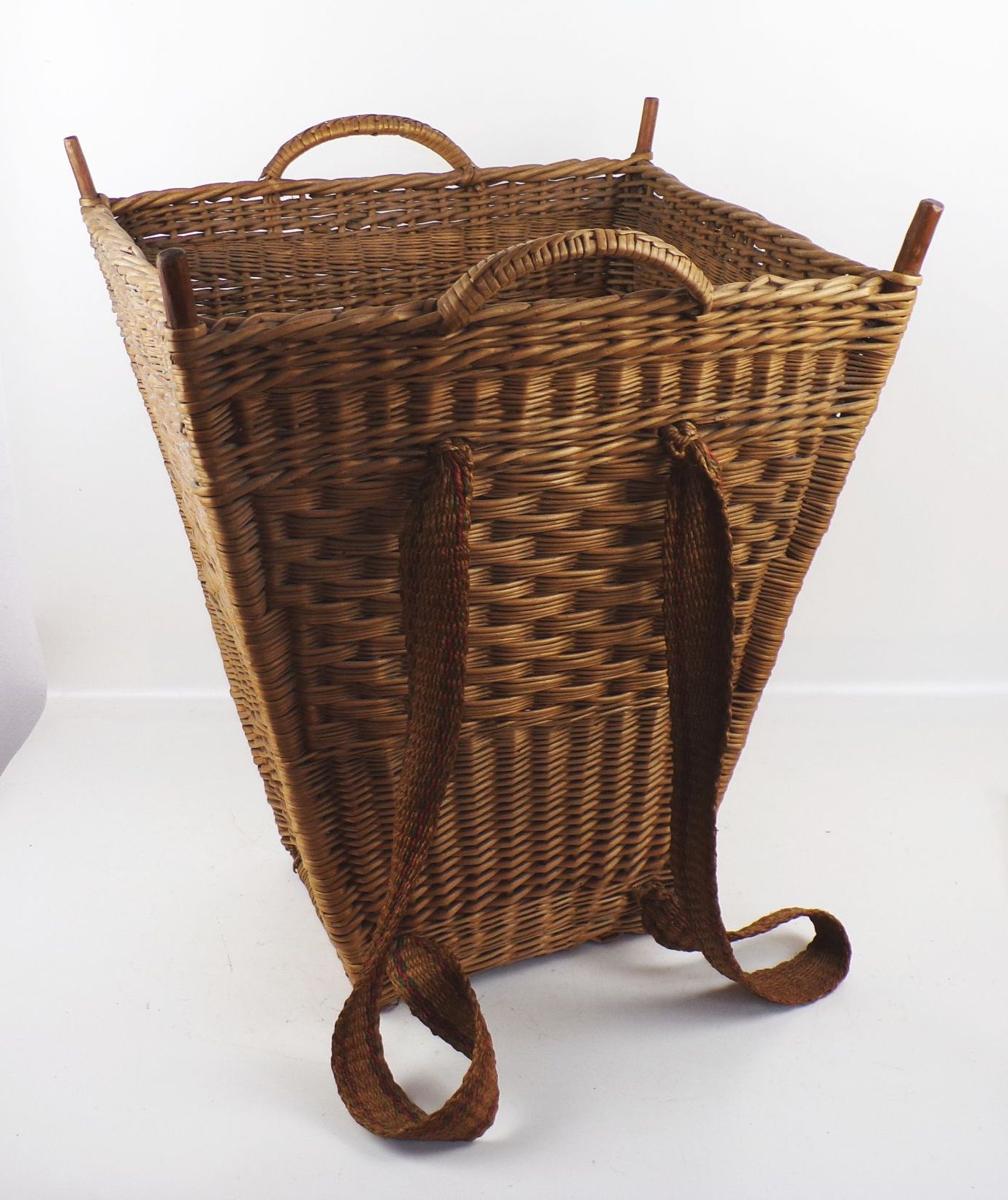 Alte Kiepe Korb Rückenkorb Weidekorb Deko 