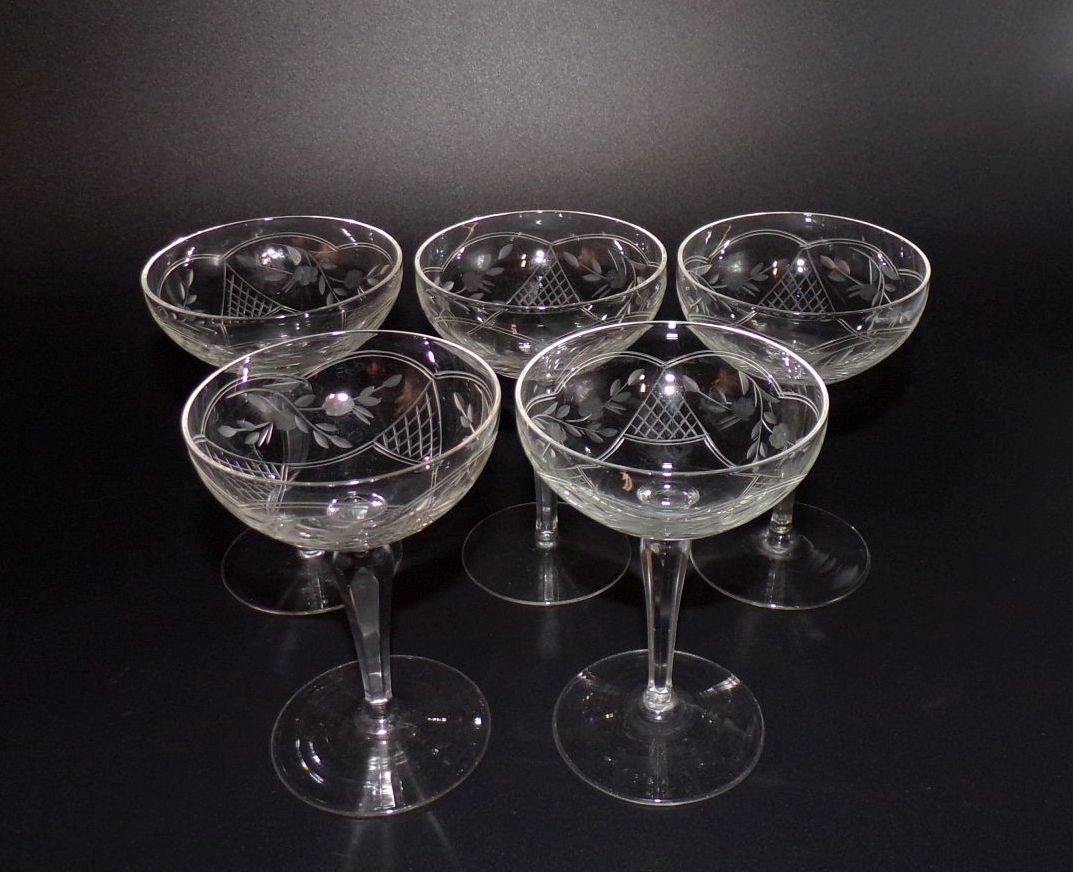 Alte Likörgläser geschliffenes Dekor 5 Stück transparent Vintage Gläser