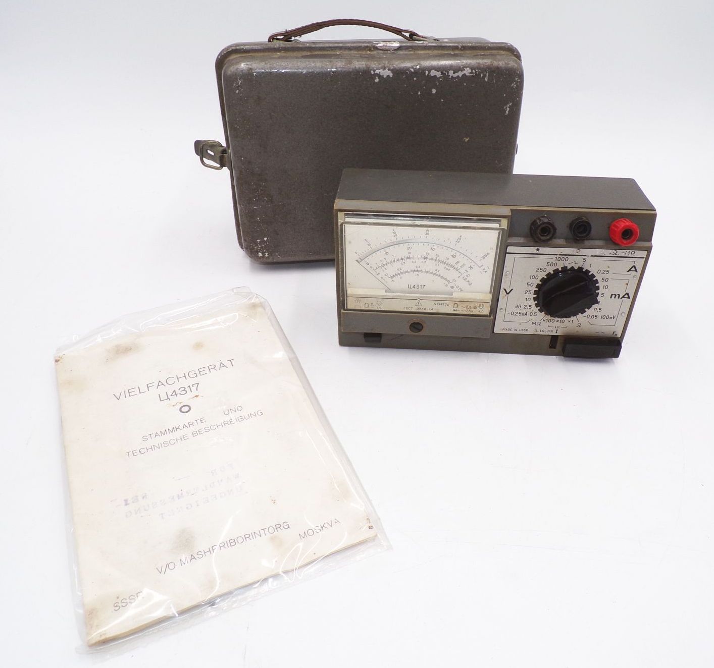 Altes Vielfachmessgerät des Typs U 4317 UdSSR Messgerät 