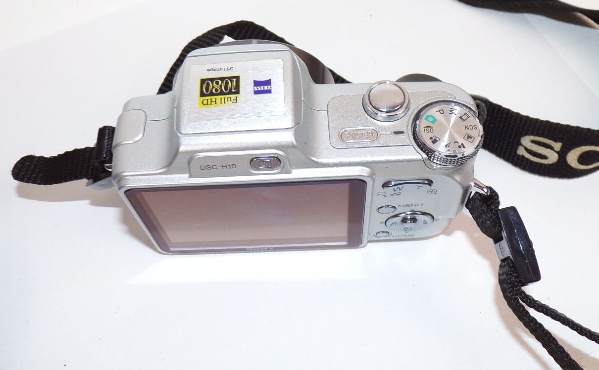 Sony Cybershot DSC-H10 Digitalkamera mit Akku Ladekabel 