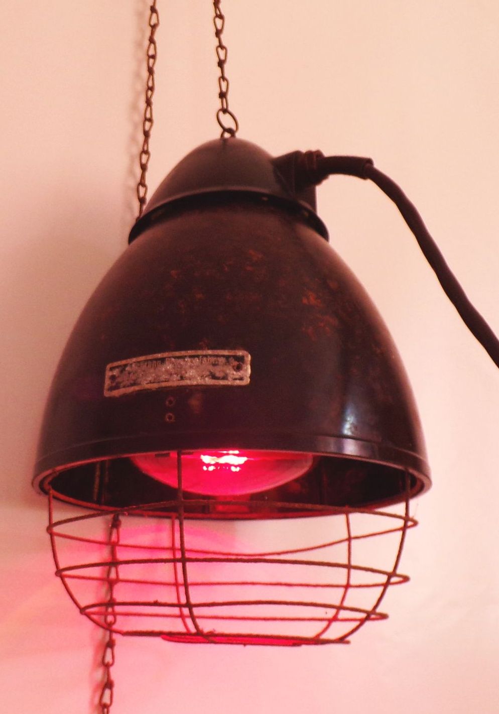 Alte Wärmelampe Strahler Bakelit Gitter Stalllampe industriedesign