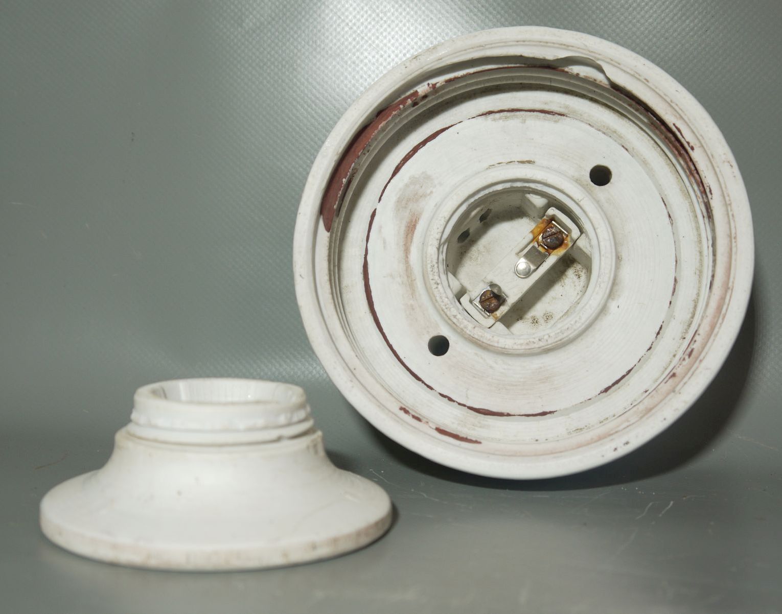 Alte Kellerlampe Kugellampe groß Lampe Glas Porzellan Fassung