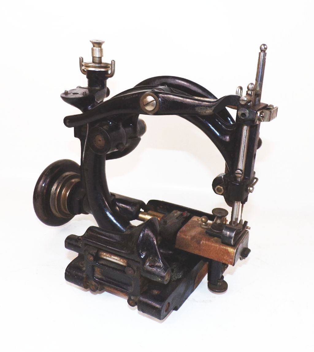 Alte Nähmaschine Hutnähmaschine Hutmacher GJ Werkzeug Antik 