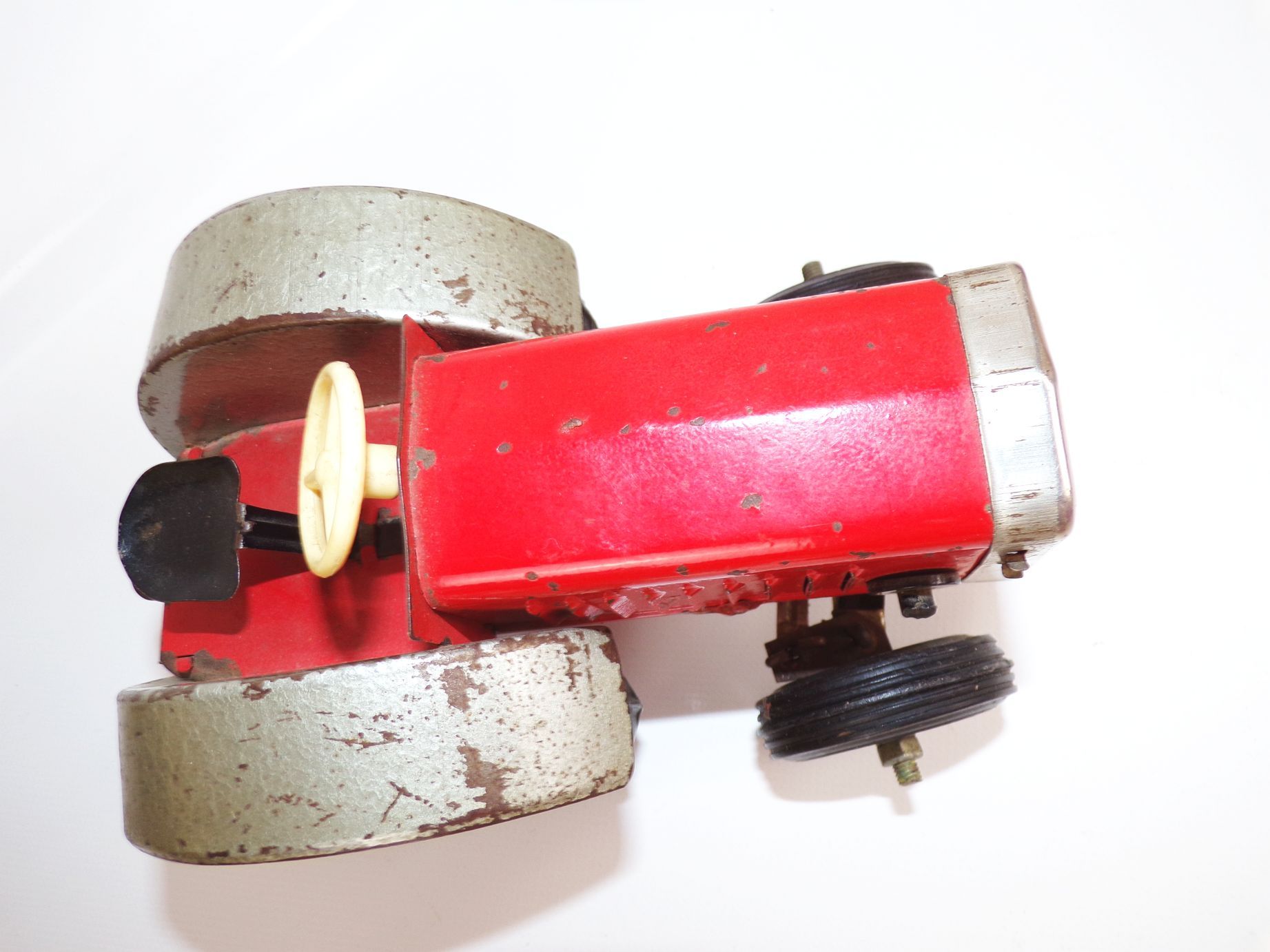 Alter Traktor Trecker mit Anhänger Blechspielzeug um 1950