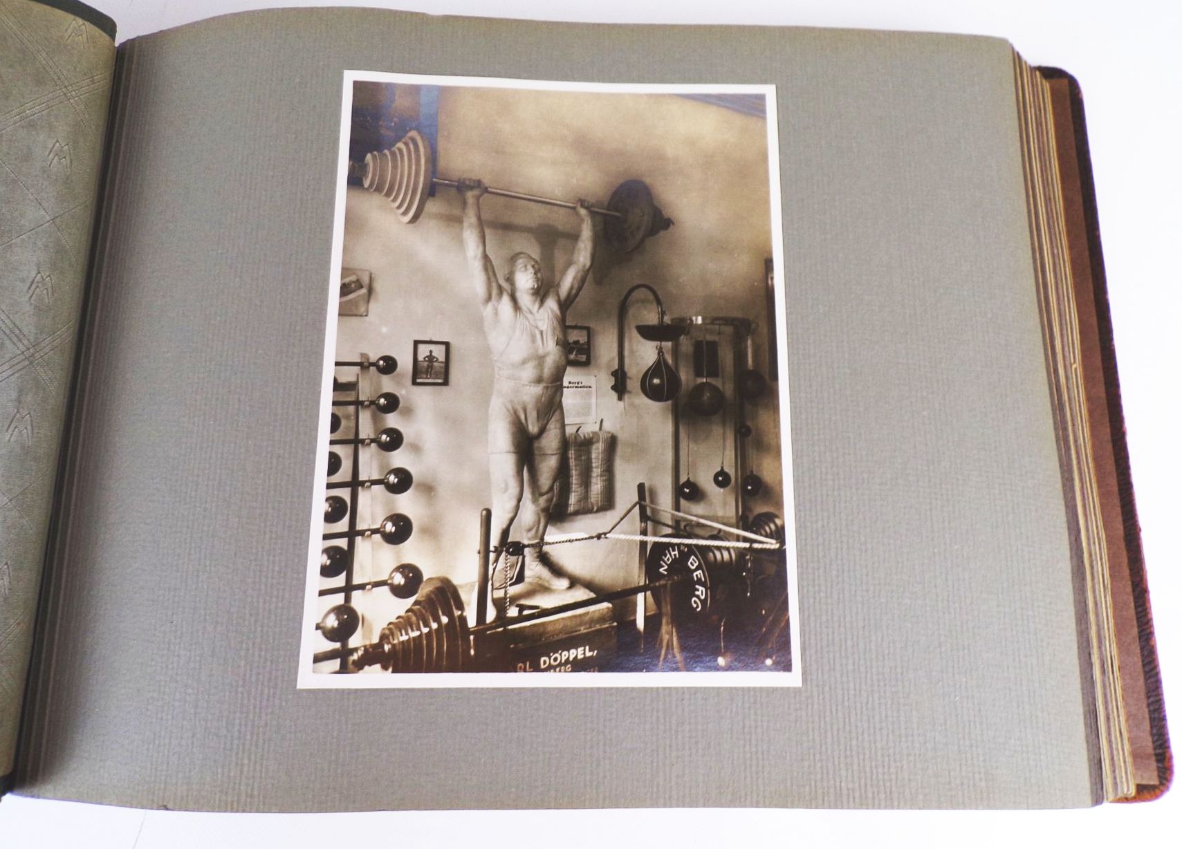 Prachtvolles Fotoalbum Leipziger Messe Ledereinband um 1930 Fotos Prachtvolles Fotoalbum Leipziger Messe Ledereinband um 1930 Fotos