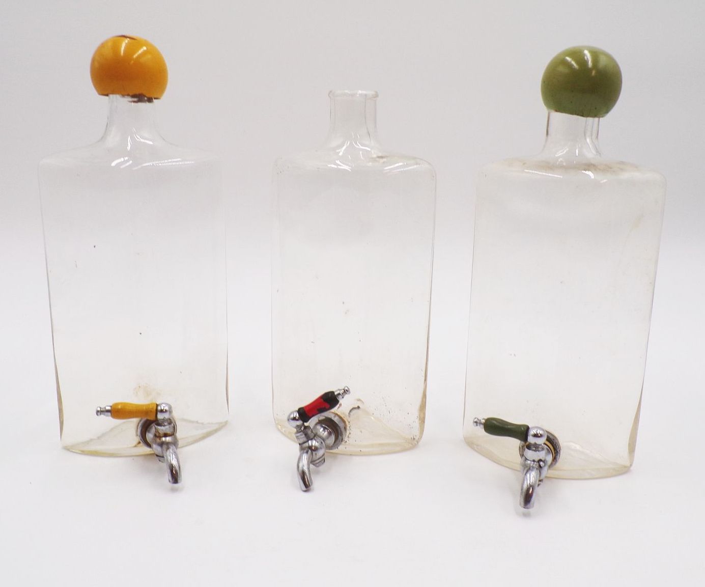 Alte Spender Haarwasser Frisör Barbier Glas 3 Stück Deko