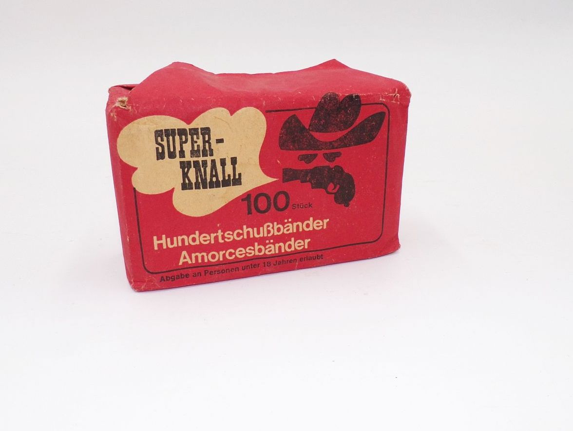 Alte Zündblättchen VEB Riesa DDR Amorcesbänder Superknall 