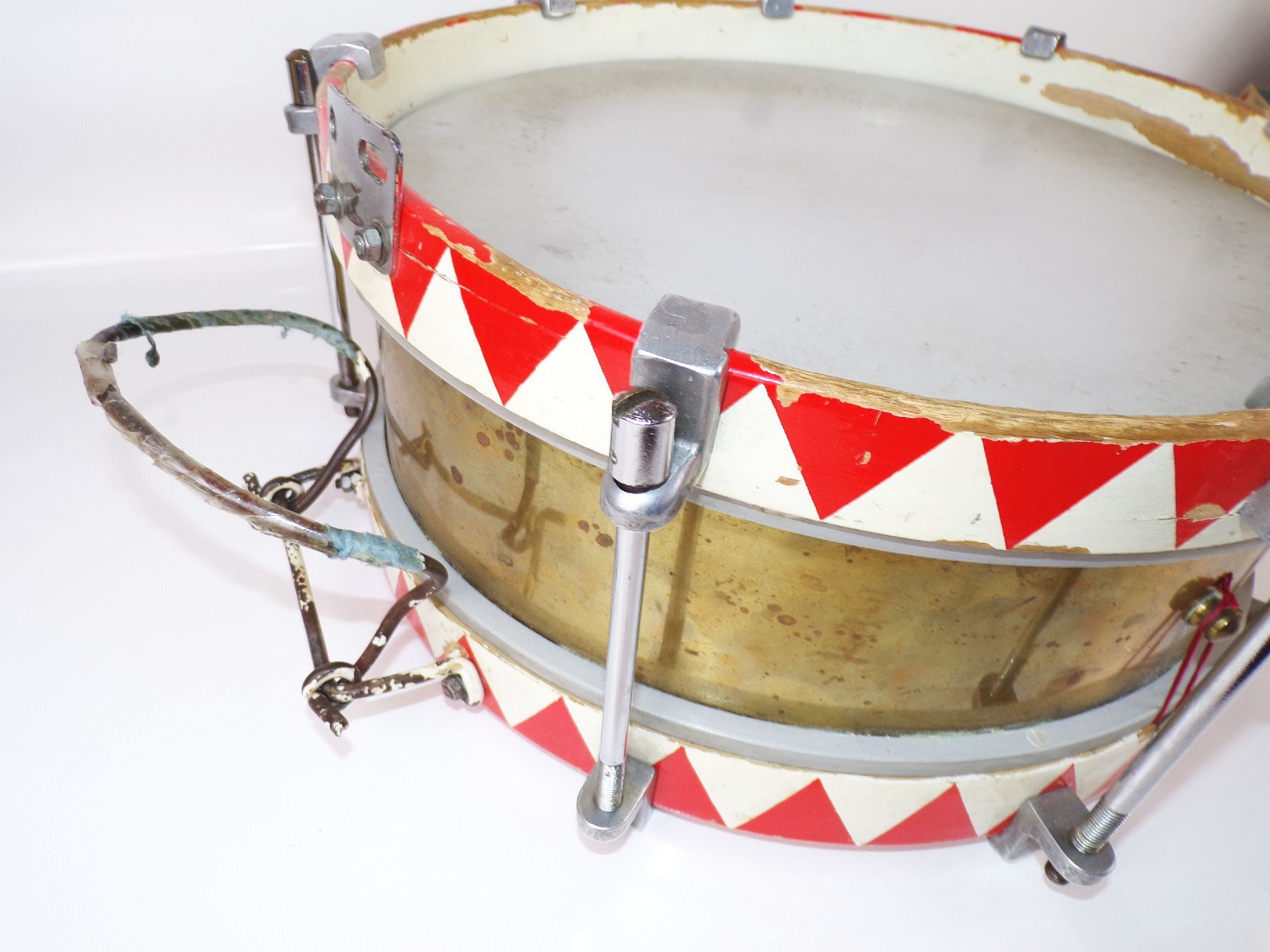 Alte Trommel Marschtrommel mit drumsticks Vintage Musikinstrument Drums