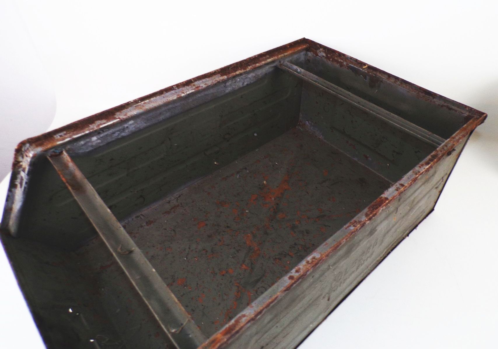 Alte Stapelbox Regal Metallkiste Aufbewahrung Industrie Sichtlagerkasten Werkzeugkiste 