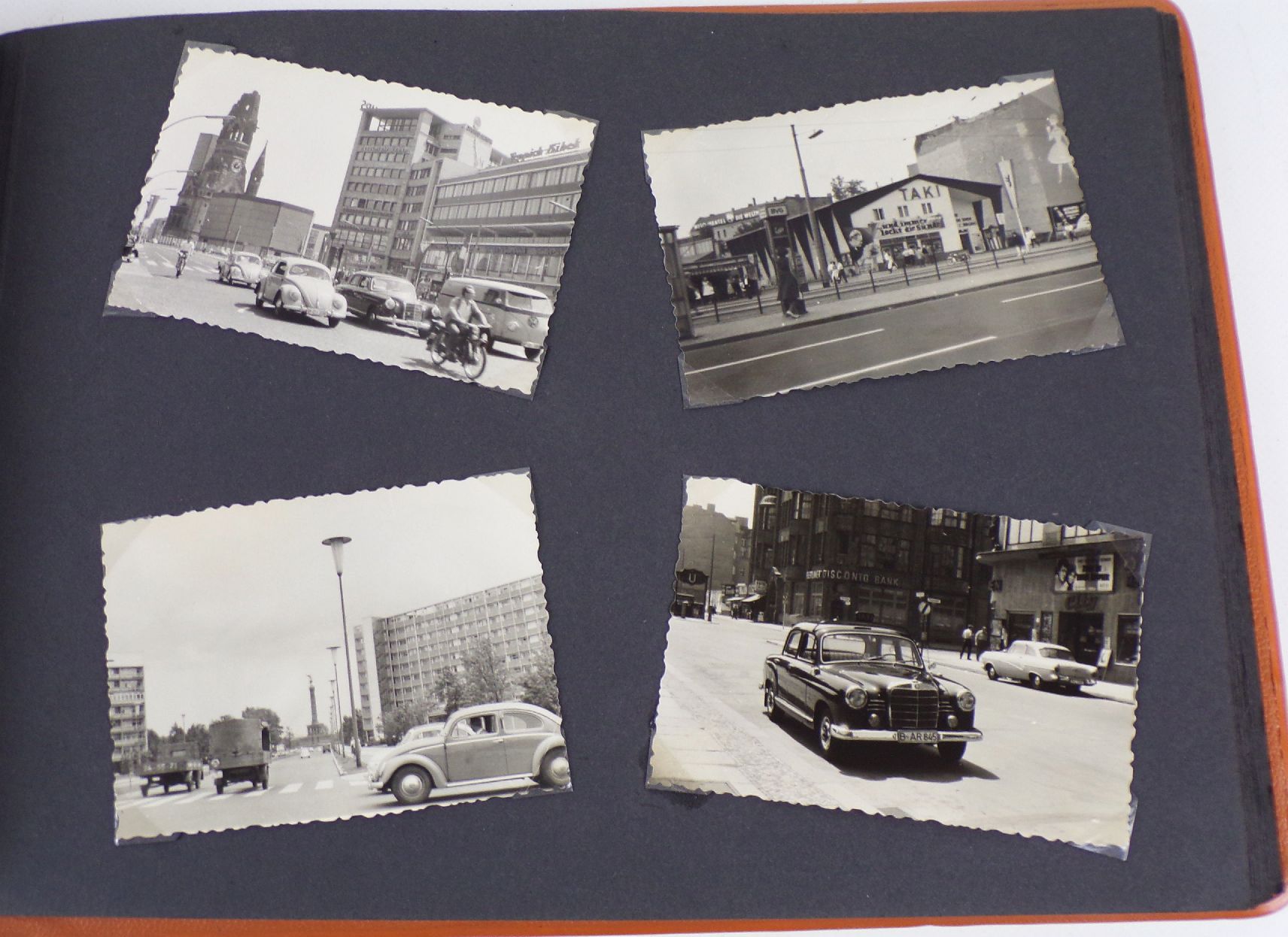 Altes Fotoalbum mit Fotos Urlaub in West Berlin 1950 er Jahre Oldtimer Schaufenster