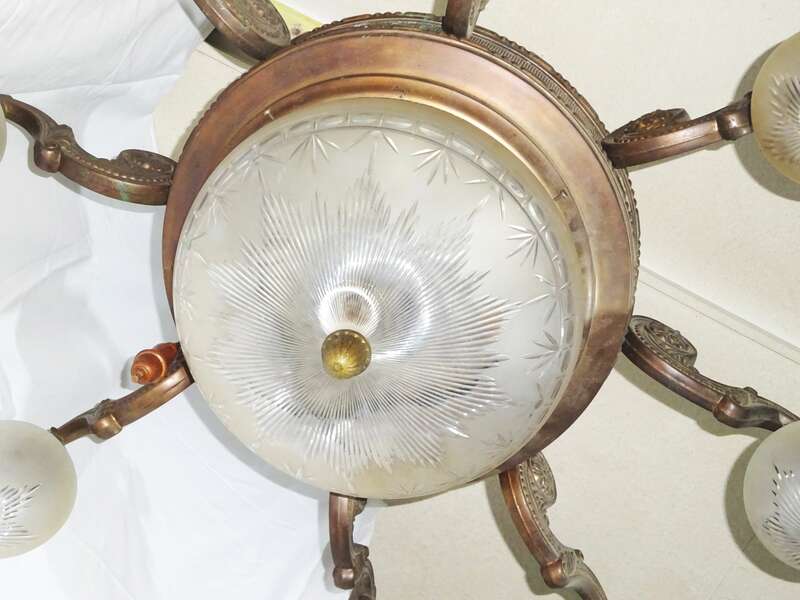 Alte XXL Deckenlampe Kronleuchter Lüster Messing 8armig um 1900 Glas Villenlampe !