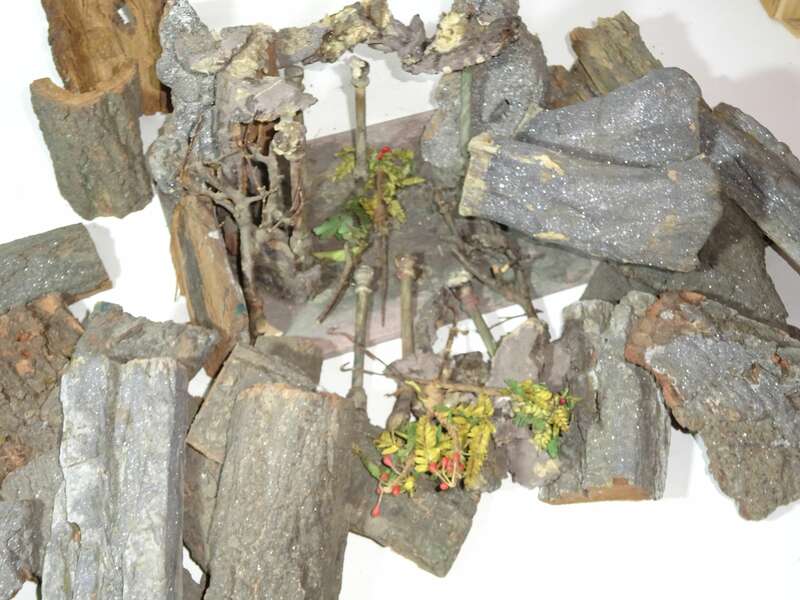 Uralt Krippe wohl Böhmen 1850 bis 1900 Holz Glitzer Weihnachtskrippe